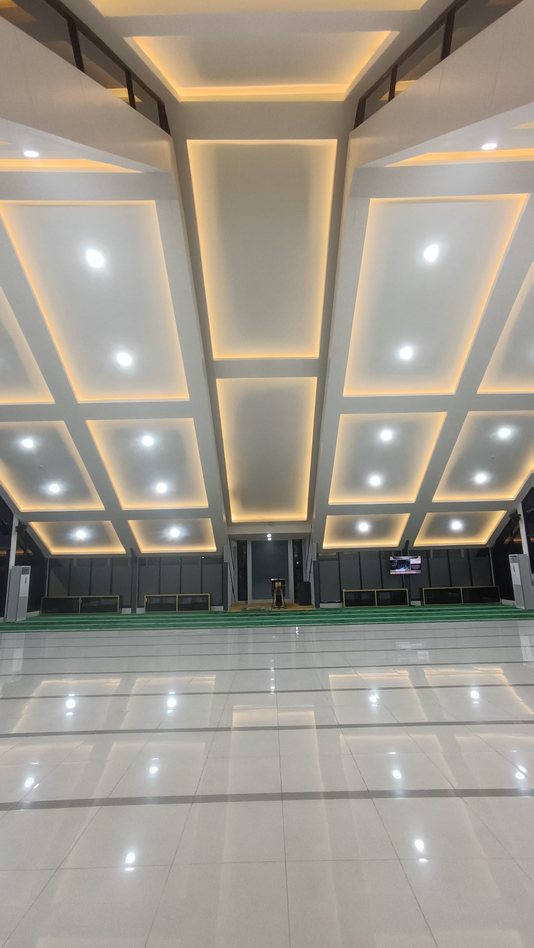 PT. Aplikanusa Lintasarta - Masjid, Karawang, Jawa Barat — foto 1 dari 4
